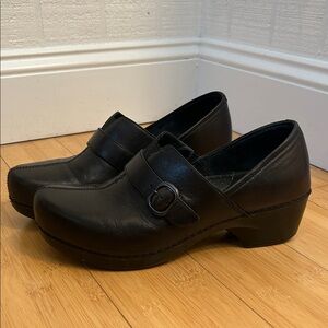Dansko Tamara Black Leather Clogs with Buckle Detail size Women’s 41